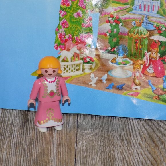LITTLE PINK GIRL Playmobil 4165 Princess Wedding Advent Calendar 2011 Replacemen - Picture 1 of 6